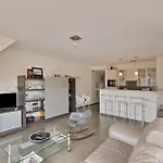Icarus 0502 Met Parking Appartement
