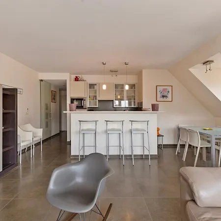 Icarus 0502 P-235 Apartman